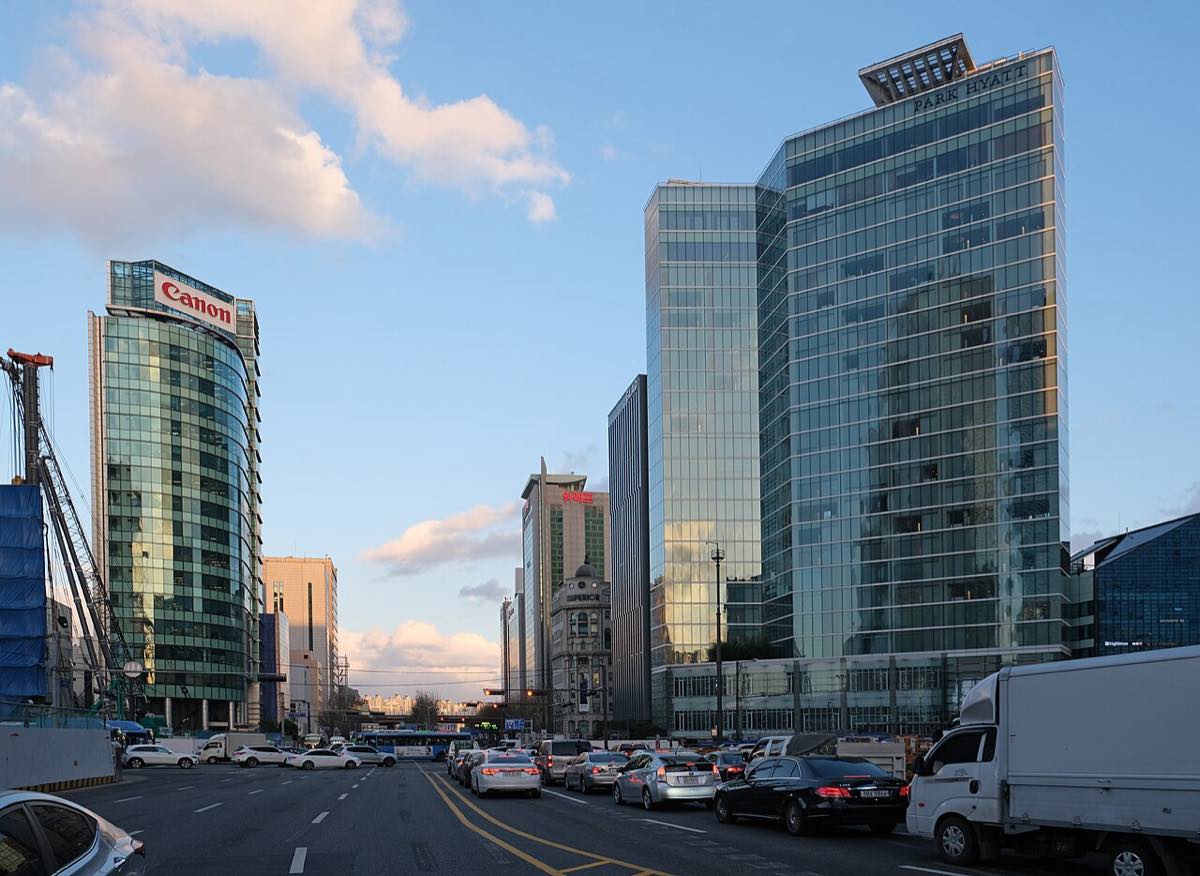 Arranha-céus no cruzamento das avenidas Teheran-ro e Yeongdong-daero, no distrito de Gangnam, em Seul