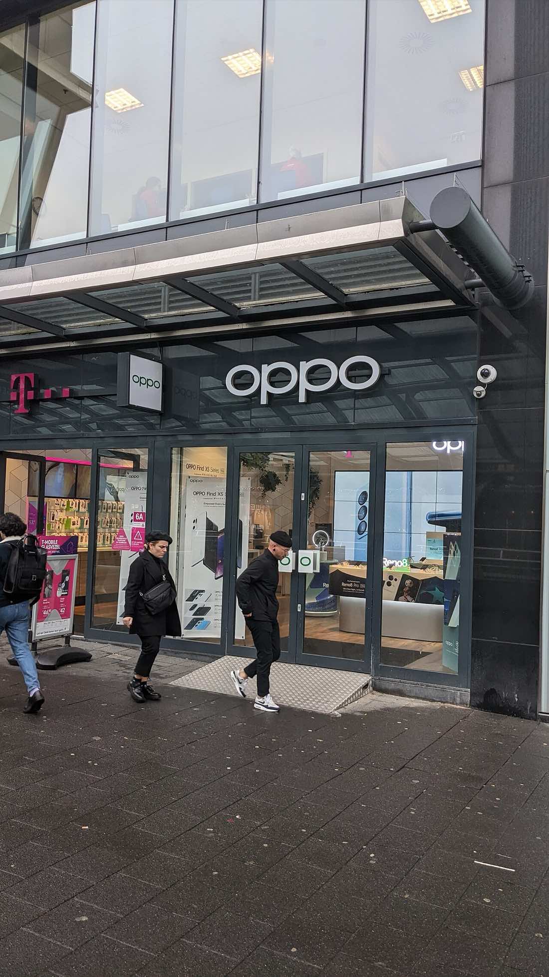 Fachada de uma loja da Oppo