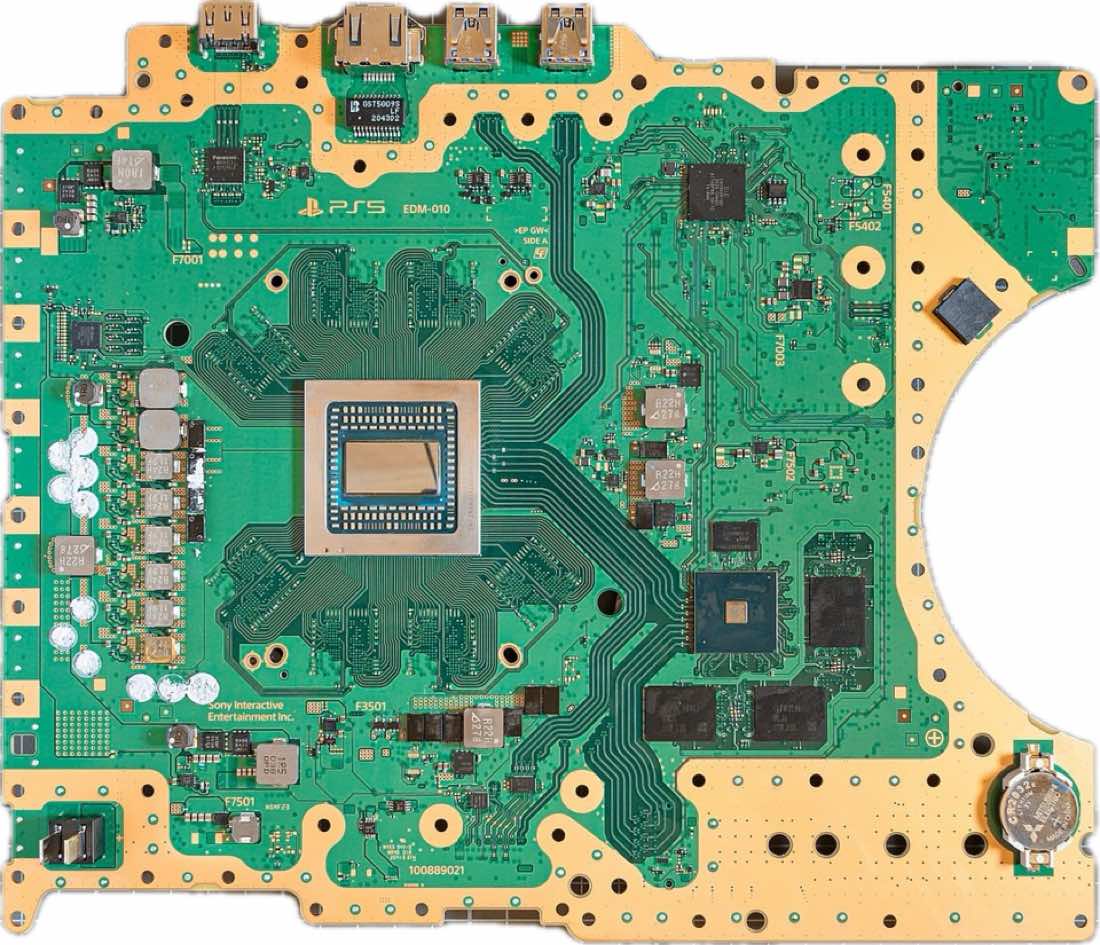 Placa-mãe do PlayStation 5 com seus componentes à mostra